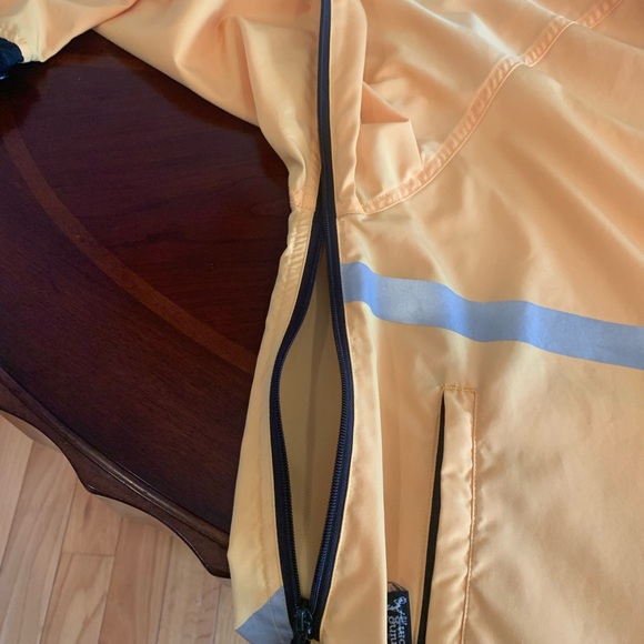 Running Room Yellow Reflective Running Jacket - Picture 10 of 12